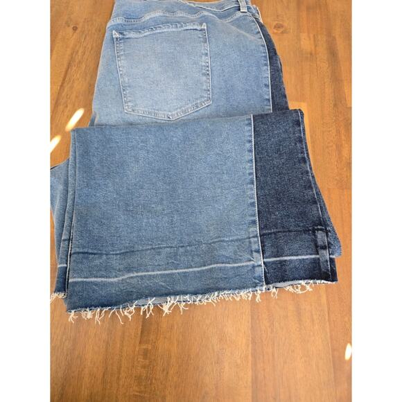 Jessica Simpson Women's Plus Freesia Wide Leg Jeans, 32" Inseam, Size 24W - Picture 8 of 8